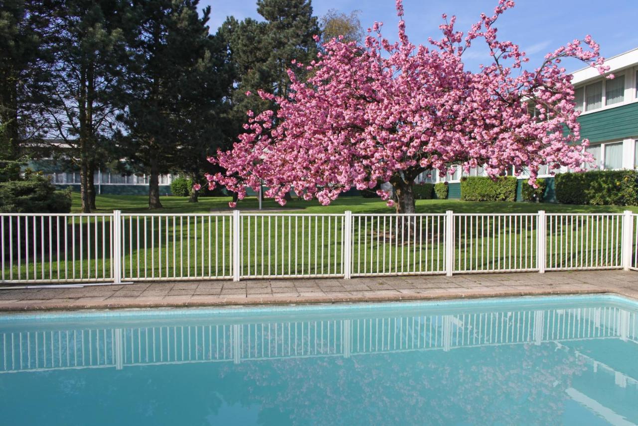Hotel Lille Ouest By Ihg 4*