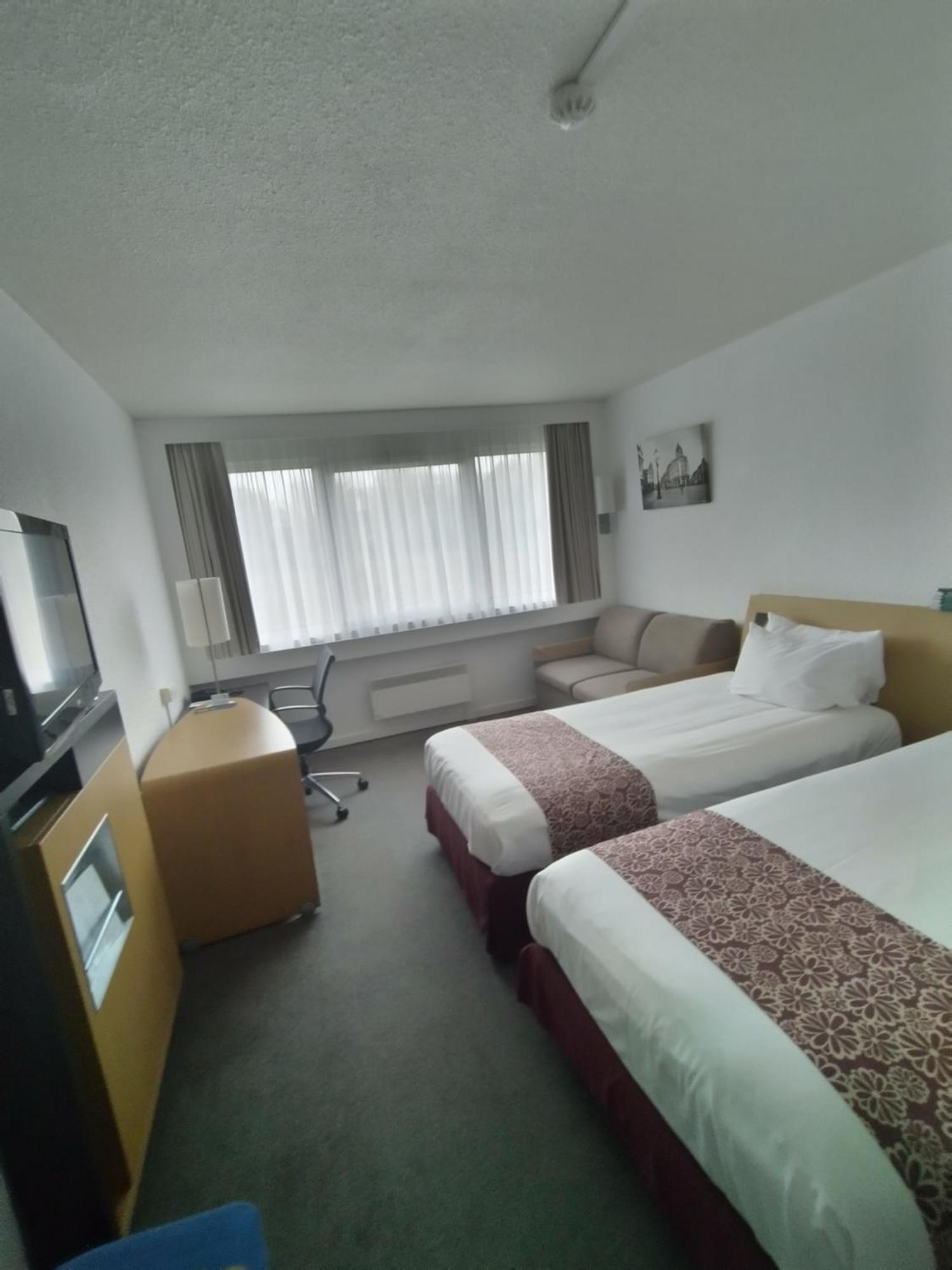 Lille Ouest By Ihg Hotel Englos