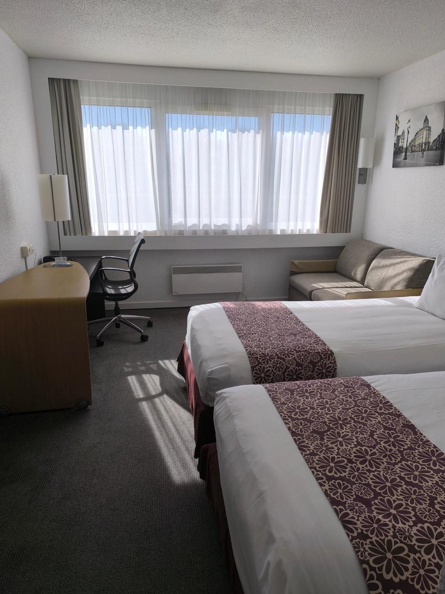 Lille Ouest By Ihg Hotel Englos